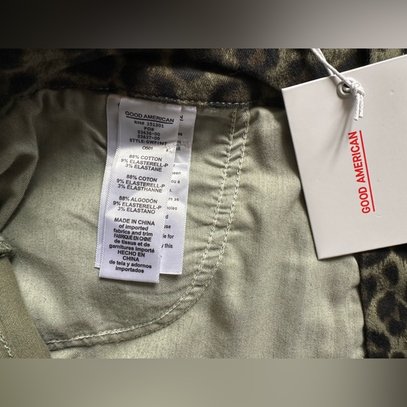 Good American good waist crop green animal print jeans - Picture 4 of 8